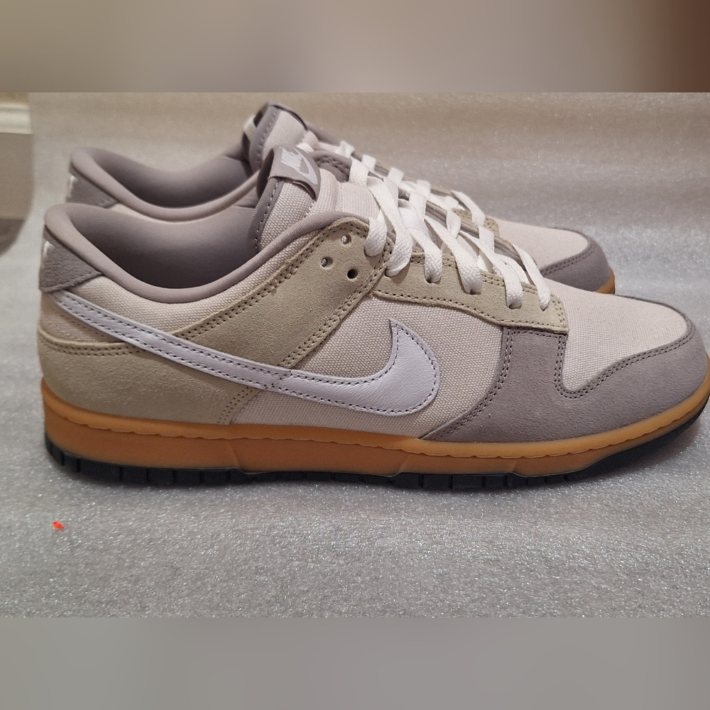 Nike Dunk Low - Picture 2 of 6